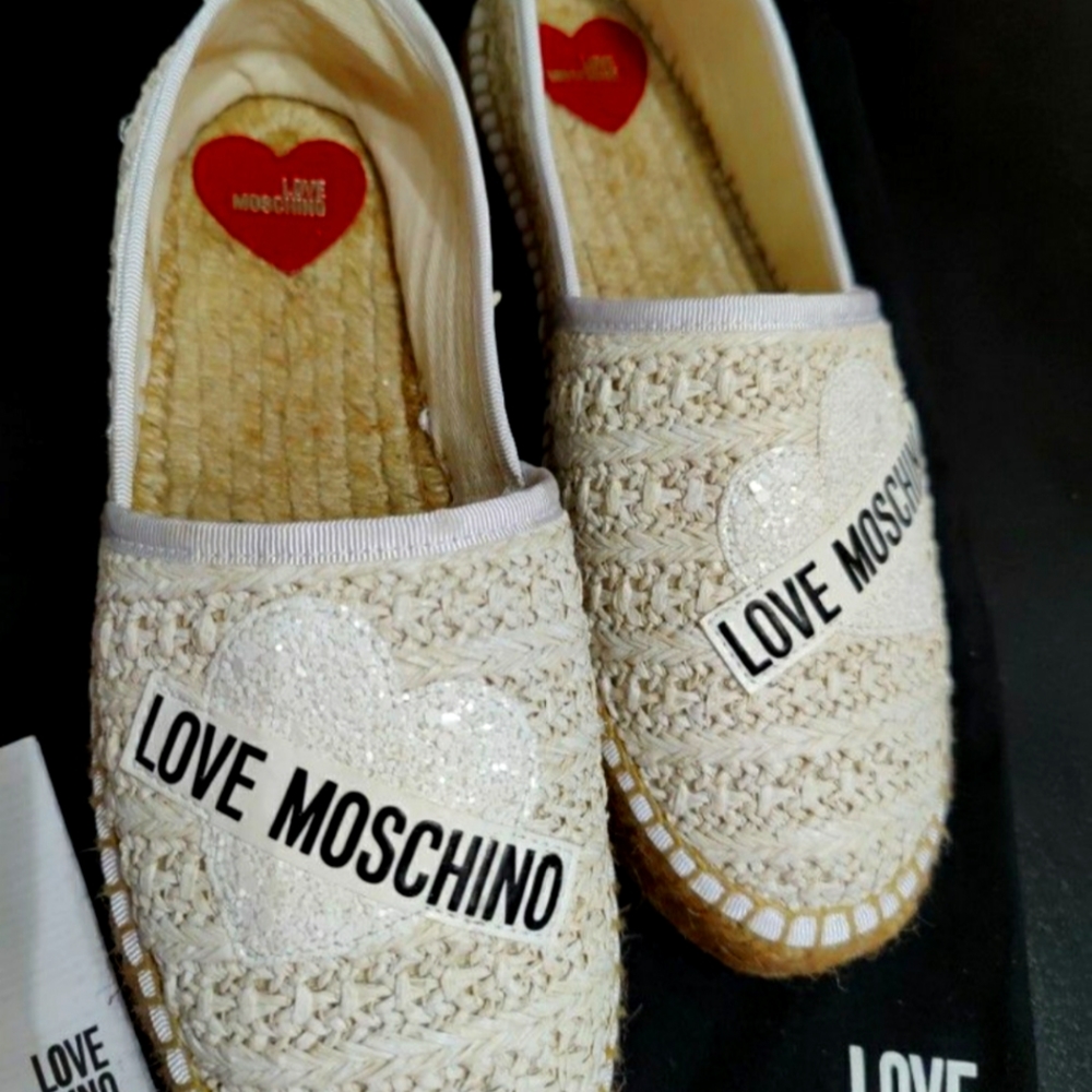 Moschino new size 9